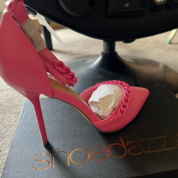 Show Dazzle NWT. Size 10, fits an 8.5. - Picture 1 of 4